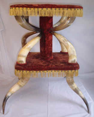 Horn Table Red.jpg (986645 bytes)